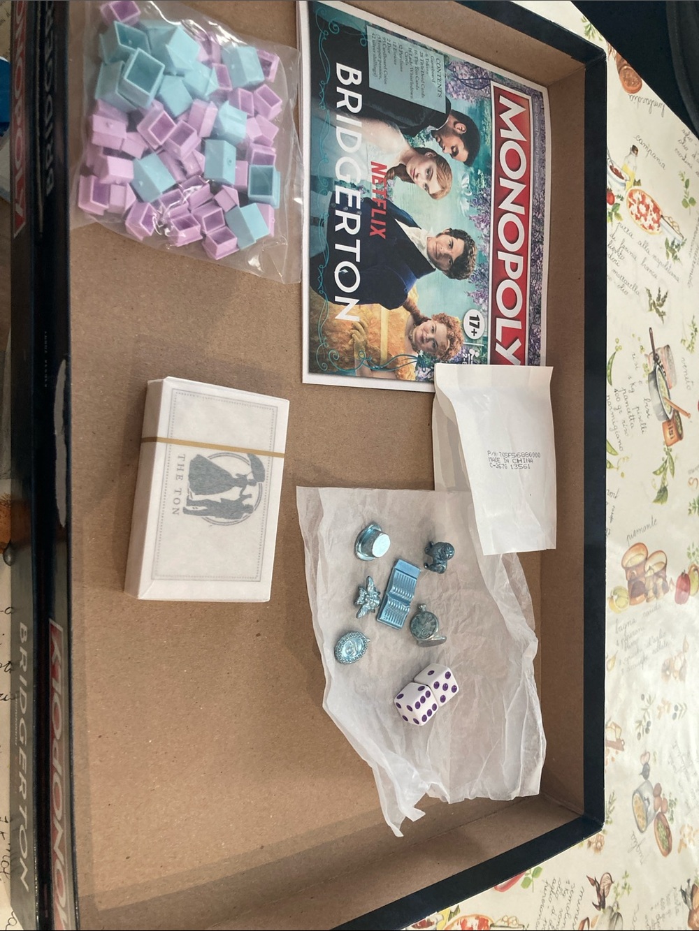 Hasbro MONOPOLY Bridgerton Edition Board Game - Picture 6 of 6